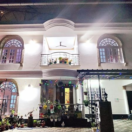 Jj'S White House Hotel Thrissur Exterior foto